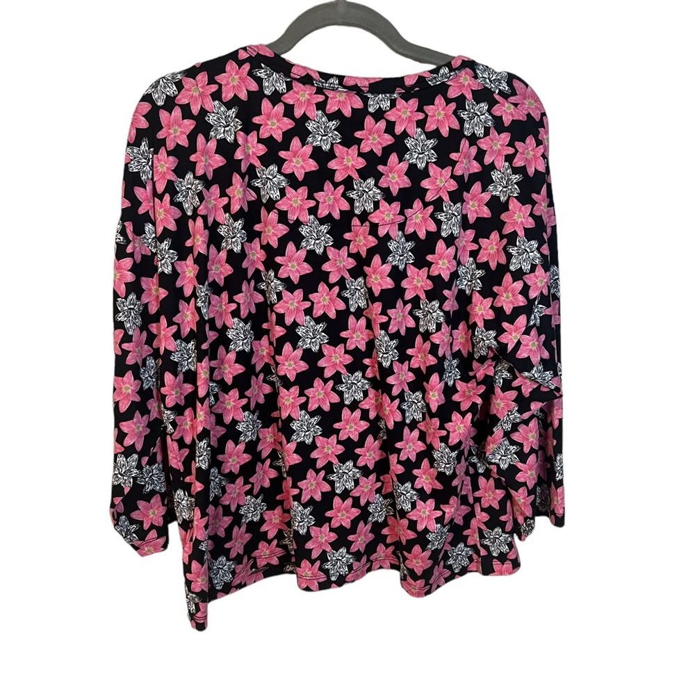 A pair of Fabulous floral pajama set  in size extra large - Picture 10 of 10